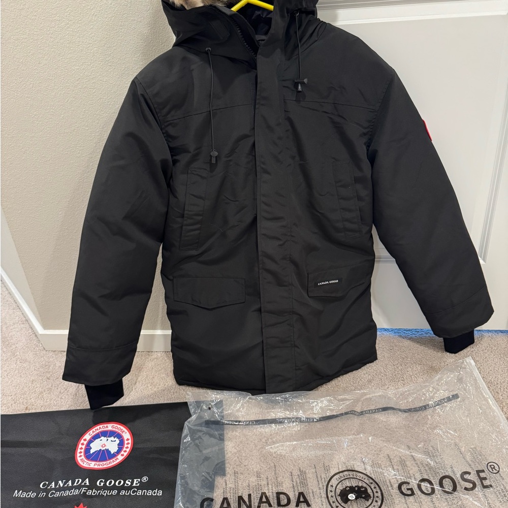 Brand New Canada Goose Men's Black Puffer Jacket